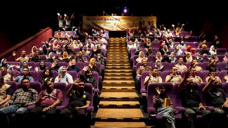 Polresta Sidoarjo Gelar Nobar Film Aku Rindu